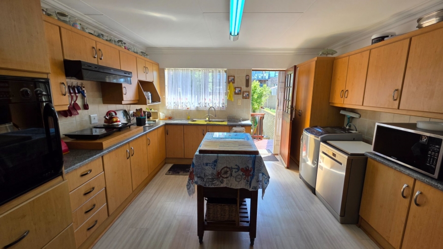 3 Bedroom Property for Sale in Dana Bay Western Cape